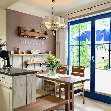 Wiesenstrasse 65 Haus Wilderei * Zingst